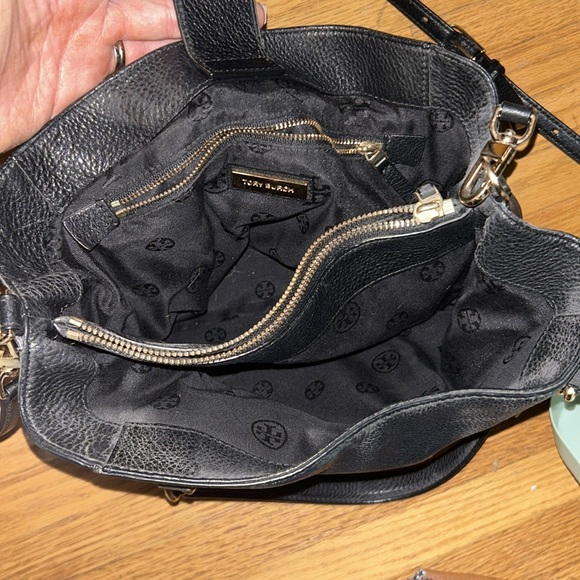 TORY BURCH like new medium size crossbody - Picture 3 of 7